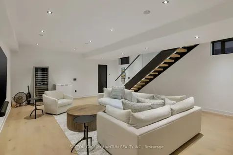 20A Broadview Avenue Mississauga ON L5H 2S9