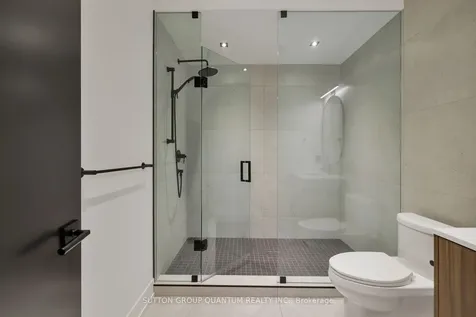 20A Broadview Avenue Mississauga ON L5H 2S9