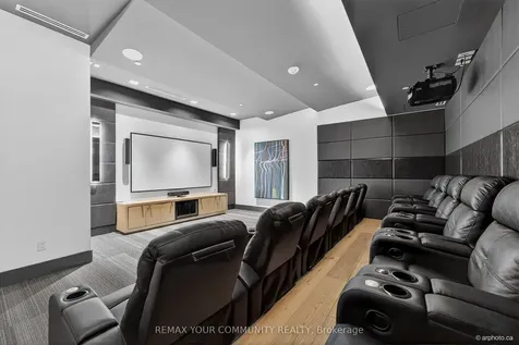 20 Thomas Riley Road Toronto ON M9B 0C3