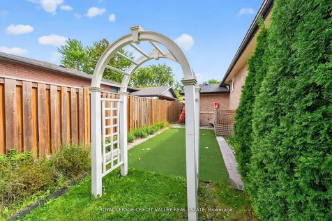 24 Willis Drive Brampton ON L6W 1A9