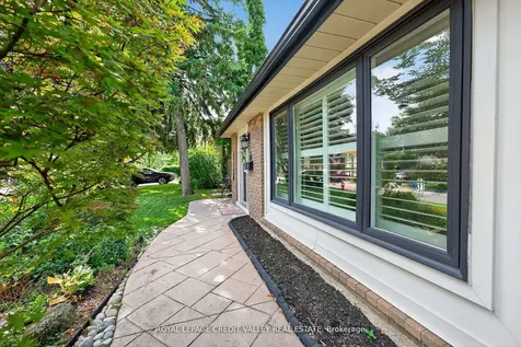 24 Willis Drive Brampton ON L6W 1A9