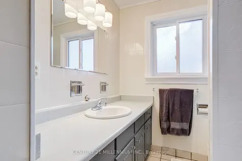 18 Morgandale Crescent E Orangeville ON L9W 3C7