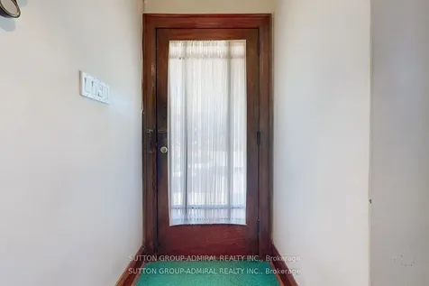 1 Valleyview Gardens Toronto ON M6S 2B5
