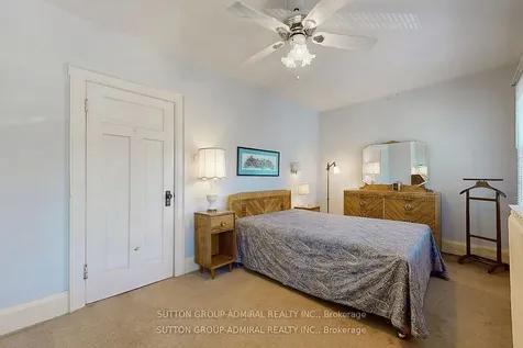 1 Valleyview Gardens Toronto ON M6S 2B5