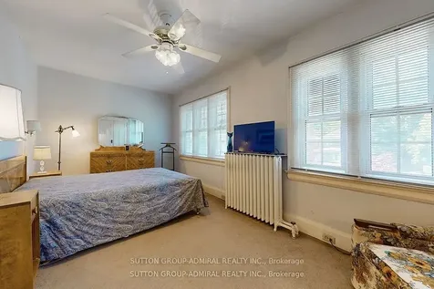 1 Valleyview Gardens Toronto ON M6S 2B5