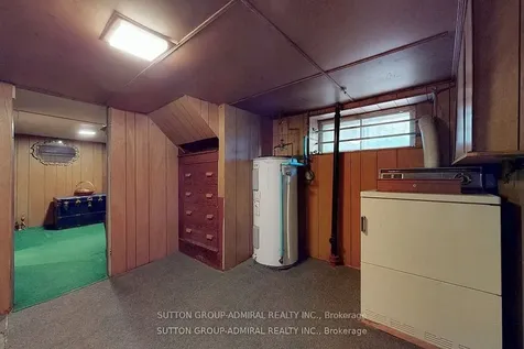 1 Valleyview Gardens Toronto ON M6S 2B5