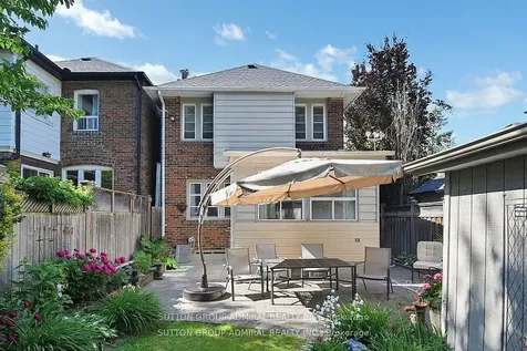 1 Valleyview Gardens Toronto ON M6S 2B5