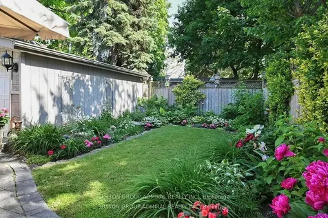 1 Valleyview Gardens Toronto ON M6S 2B5