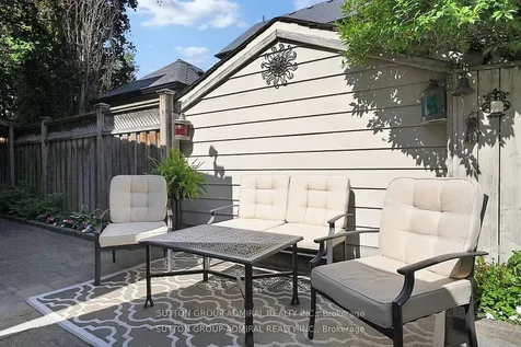 1 Valleyview Gardens Toronto ON M6S 2B5