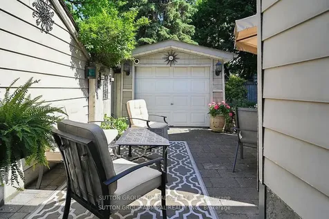 1 Valleyview Gardens Toronto ON M6S 2B5