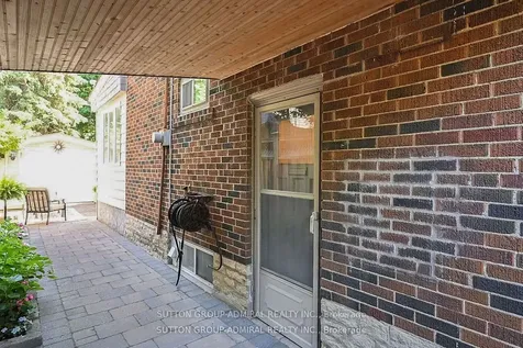1 Valleyview Gardens Toronto ON M6S 2B5