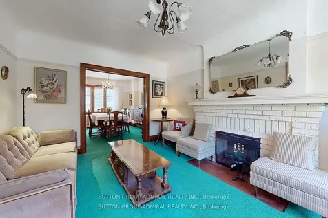 1 Valleyview Gardens Toronto ON M6S 2B5