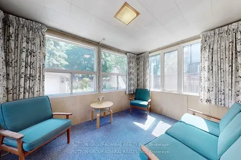 1 Valleyview Gardens Toronto ON M6S 2B5