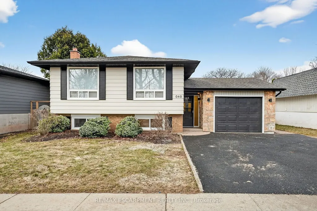 646 Cumberland Avenue Burlington ON L7N 2X5