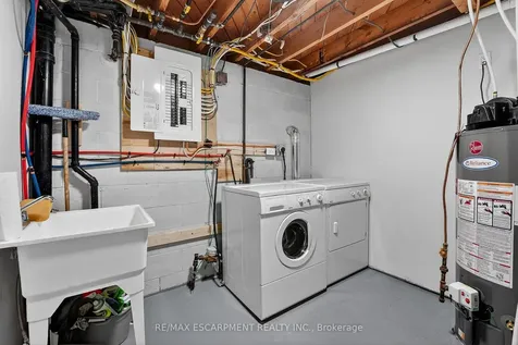 646 Cumberland Avenue Burlington ON L7N 2X5