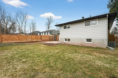 646 Cumberland Avenue Burlington ON L7N 2X5