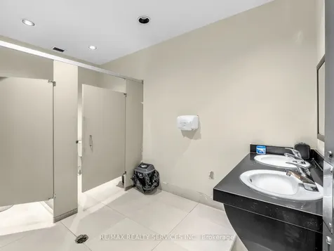 1475 Aerowood Drive Mississauga ON L4W 1C2