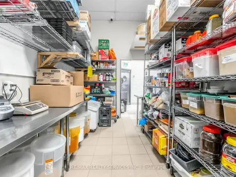 1475 Aerowood Drive Mississauga ON L4W 1C2