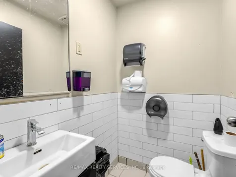 1475 Aerowood Drive Mississauga ON L4W 1C2