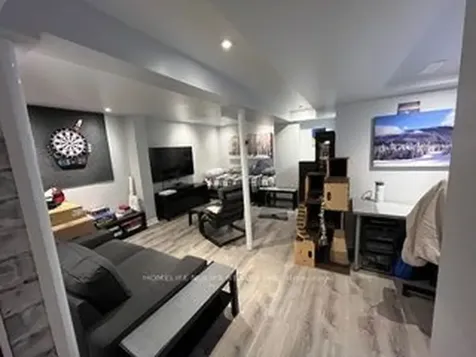 5534 Meadowcrest Avenue Mississauga ON L5M 0V1