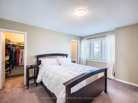256 Sherwood Road Milton ON L9T 7C3