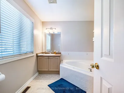 256 Sherwood Road Milton ON L9T 7C3