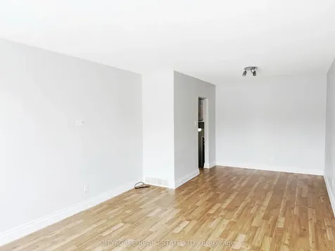 11 Melpham Court Toronto ON M9V 2H2