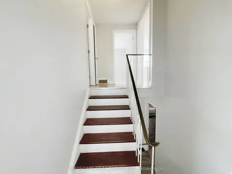 11 Melpham Court Toronto ON M9V 2H2