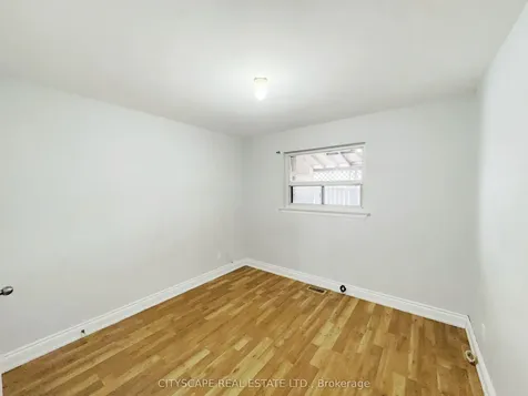 11 Melpham Court Toronto ON M9V 2H2