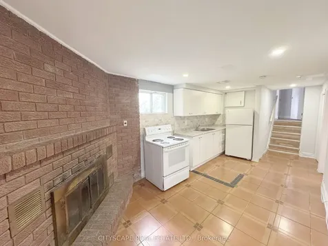11 Melpham Court Toronto ON M9V 2H2