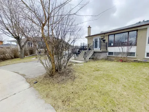 11 Melpham Court Toronto ON M9V 2H2