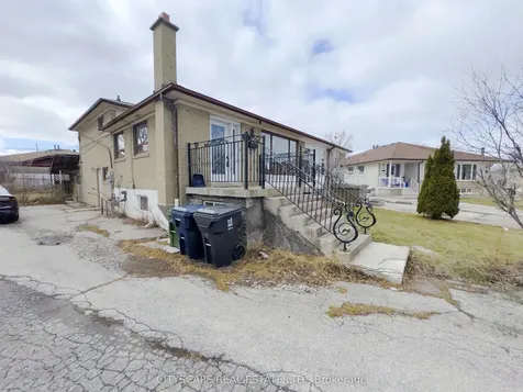 11 Melpham Court Toronto ON M9V 2H2