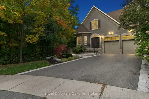 493 Berkley Court Oakville ON L6H 6Y9