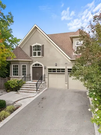 493 Berkley Court Oakville ON L6H 6Y9