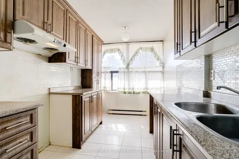4 Kings Cross Road Brampton ON L6T 3X8