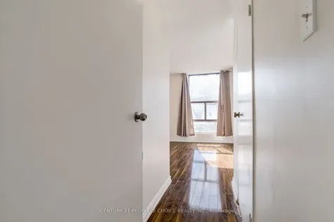 4 Kings Cross Road Brampton ON L6T 3X8