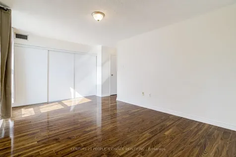 4 Kings Cross Road Brampton ON L6T 3X8