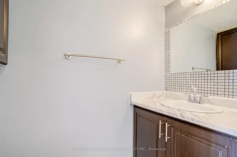 4 Kings Cross Road Brampton ON L6T 3X8