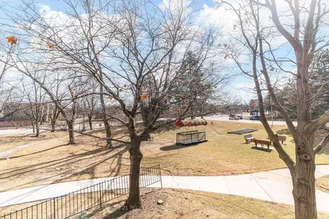 4 Kings Cross Road Brampton ON L6T 3X8