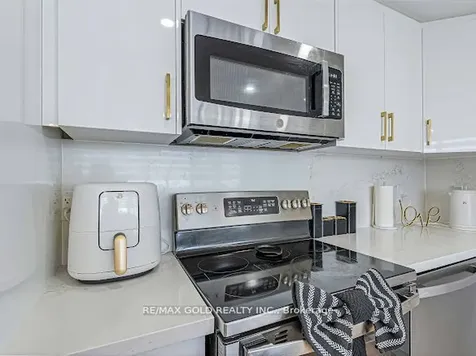 3700 Kaneff Crescent Mississauga ON L5A 4B8