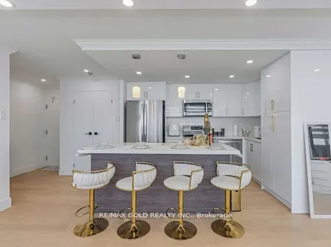 3700 Kaneff Crescent Mississauga ON L5A 4B8