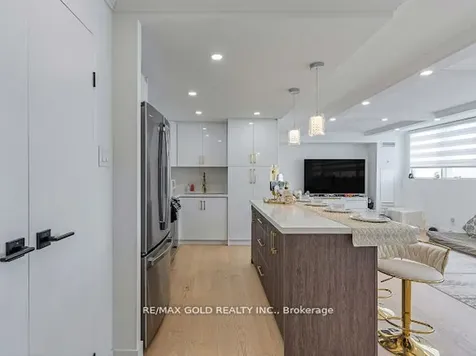 3700 Kaneff Crescent Mississauga ON L5A 4B8