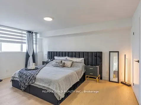 3700 Kaneff Crescent Mississauga ON L5A 4B8