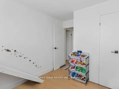 3700 Kaneff Crescent Mississauga ON L5A 4B8