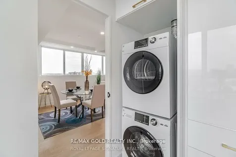 3700 Kaneff Crescent Mississauga ON L5A 4B8