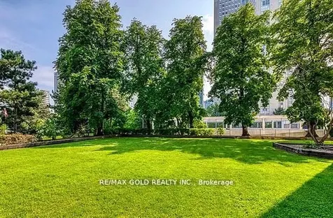 3700 Kaneff Crescent Mississauga ON L5A 4B8