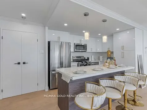 3700 Kaneff Crescent Mississauga ON L5A 4B8