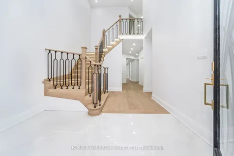 18 Dawes Road Brampton ON L6X 0R9