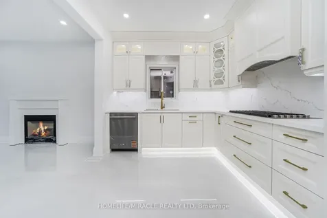18 Dawes Road Brampton ON L6X 0R9