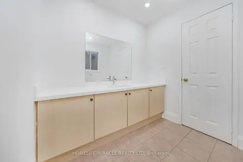 18 Dawes Road Brampton ON L6X 0R9